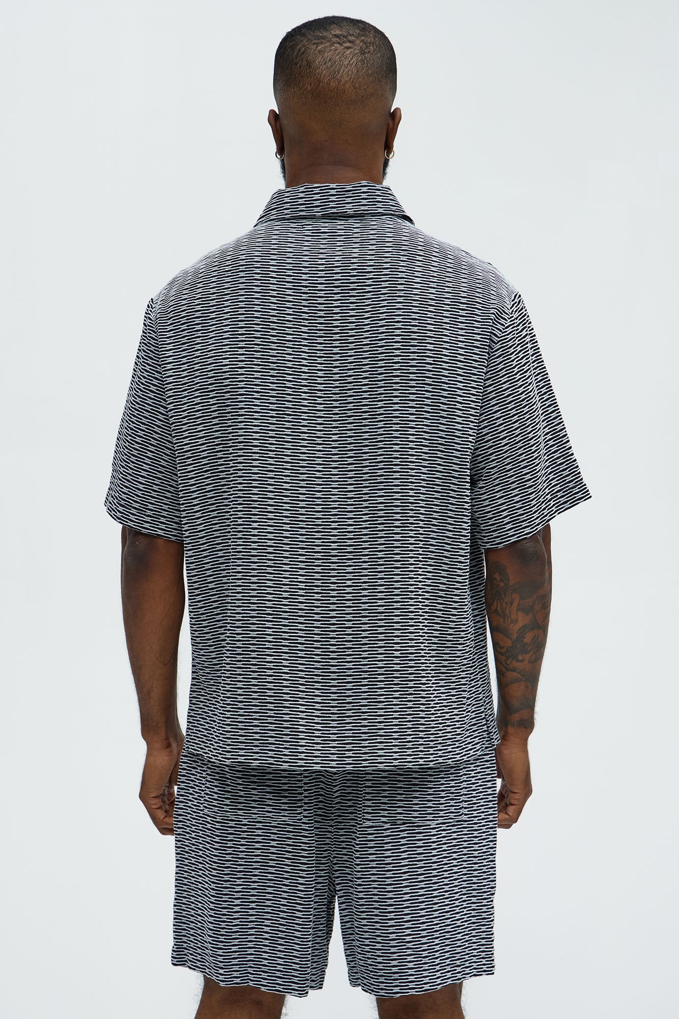 Textured Chenille Pattern Button Up Shirt - Black/White - Image 4