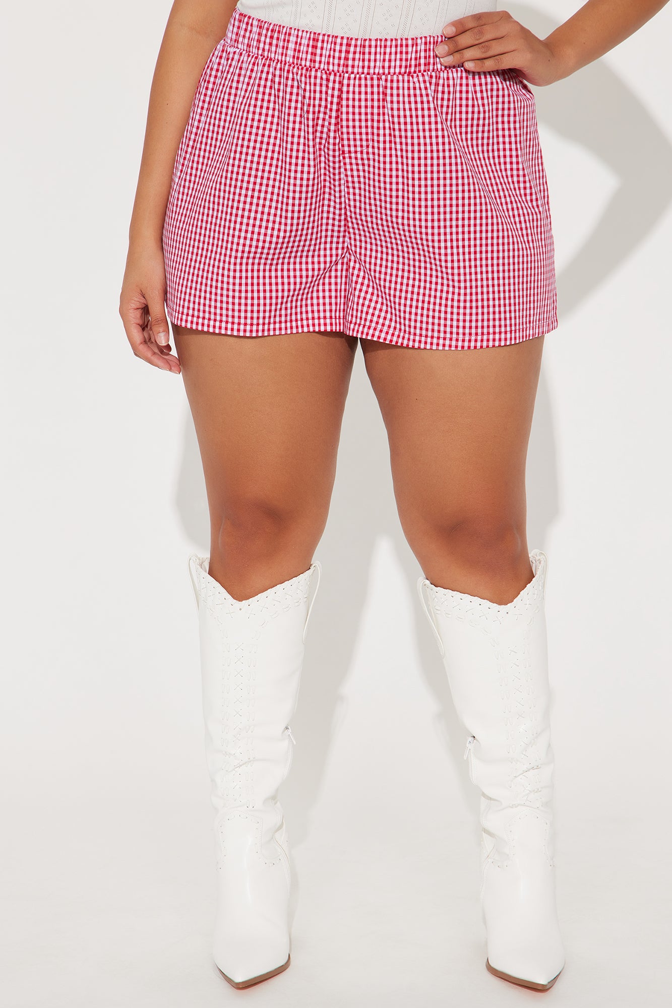 Very Demure Gingham Short - Red - Image 5