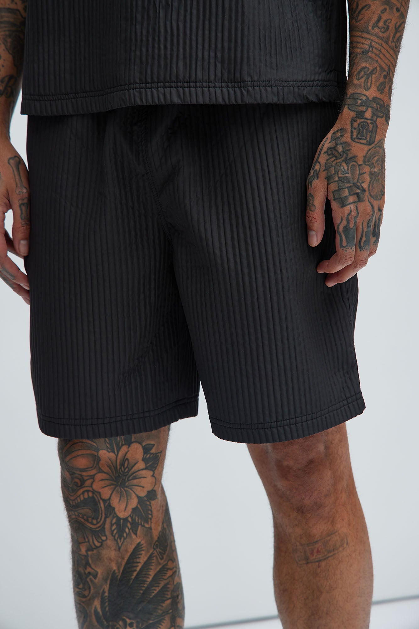 Santiago Relaxed Shorts - Black - Image 3
