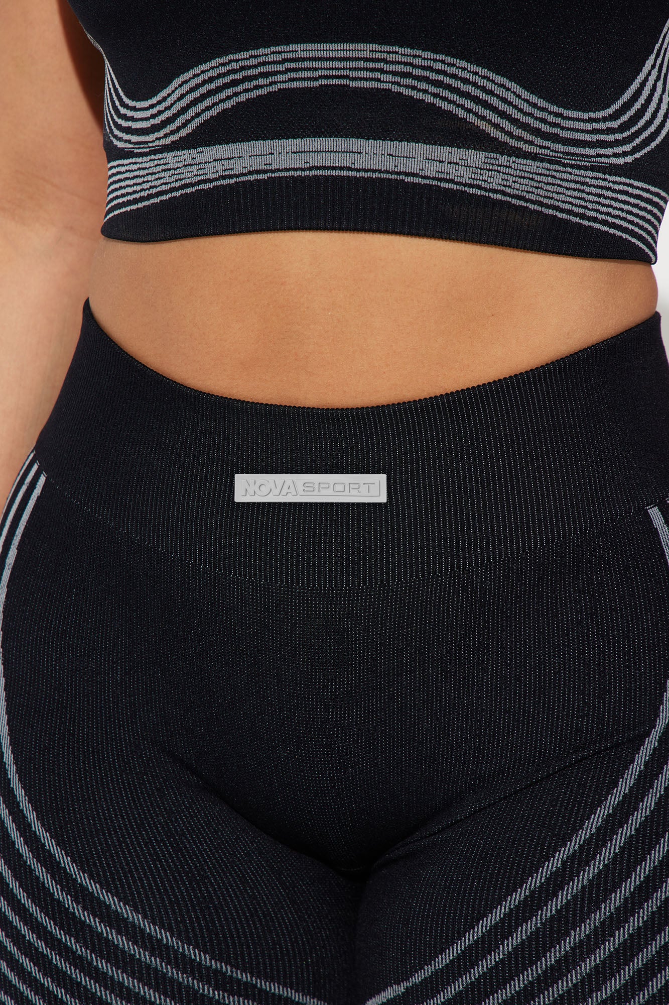 Speed Flex Seamless Shaping Active Legging - Black - Image 3