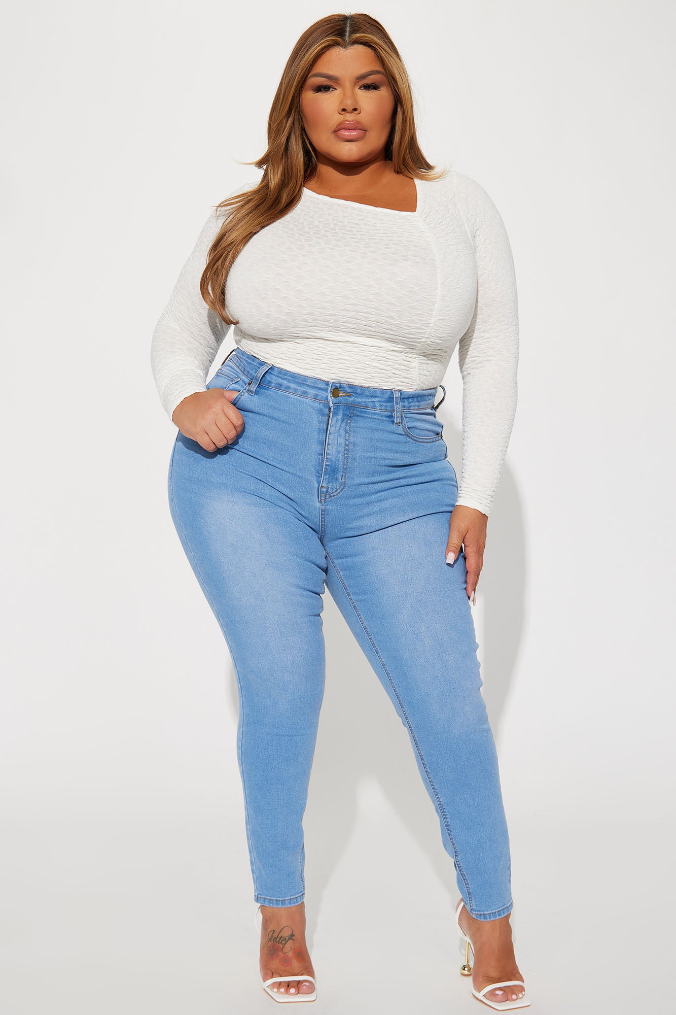 Vibe Check Curvy Stretch Skinny Jeans - Light Wash - Image 4