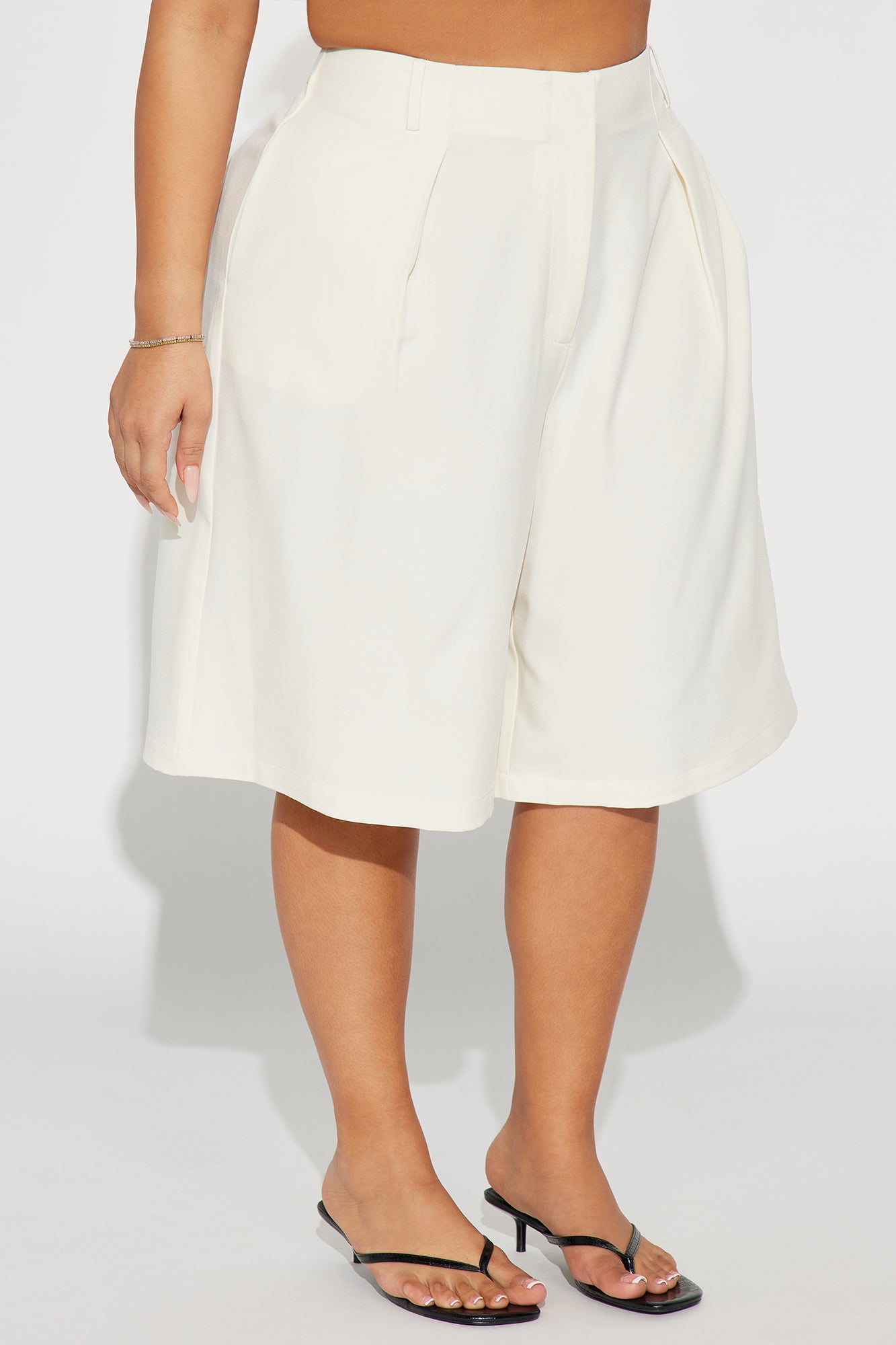 Minara Bermuda Trouser Short - Cream - Image 5