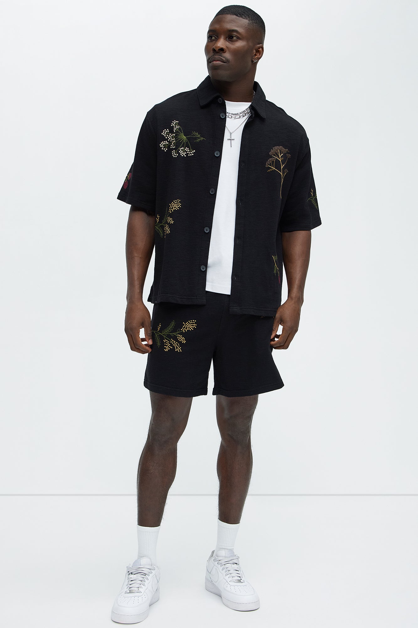 Berries And Blooms Embroidered Shorts - Black - Image 3