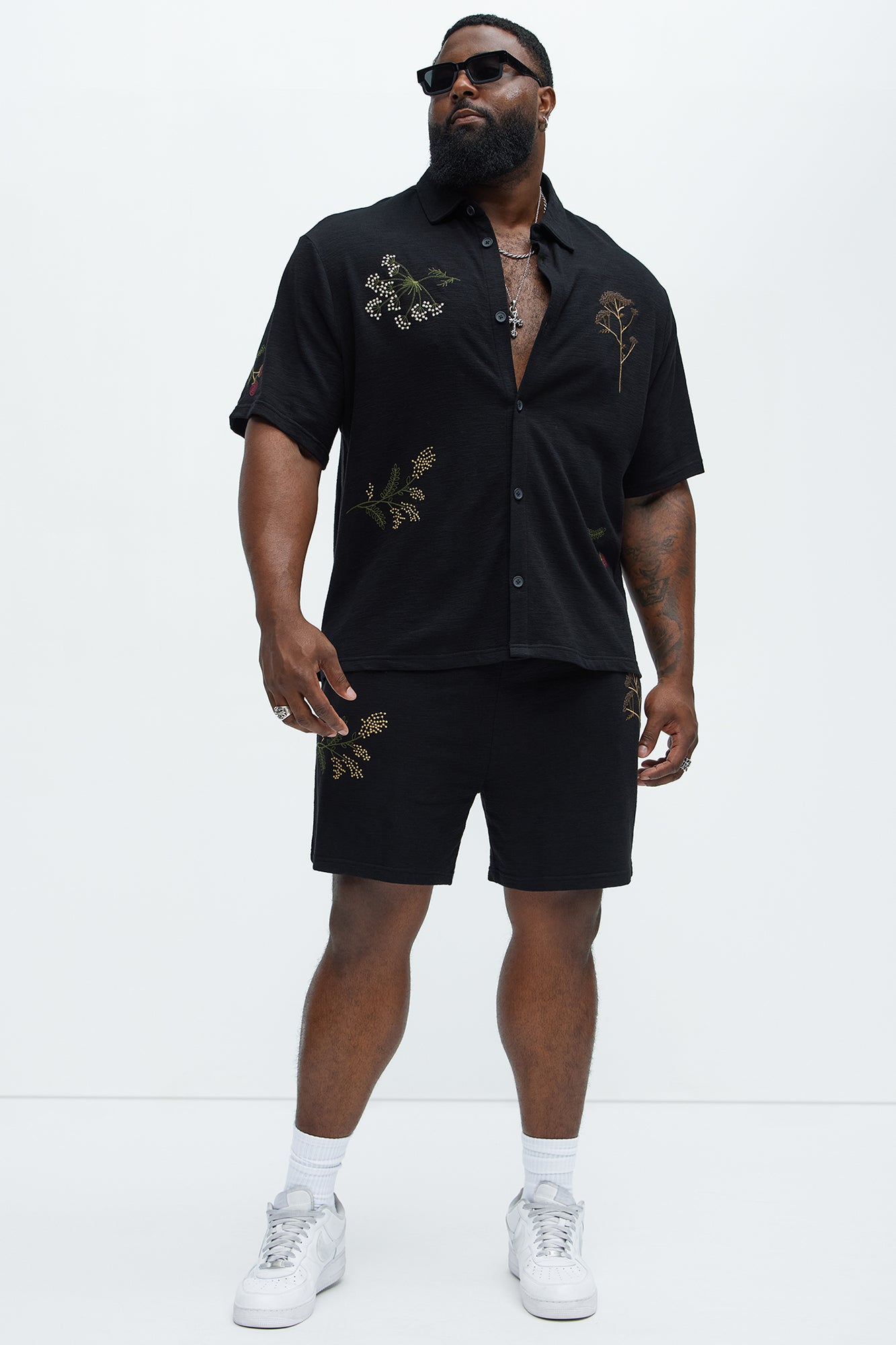 Berries And Blooms Embroidered Shorts - Black - Image 7