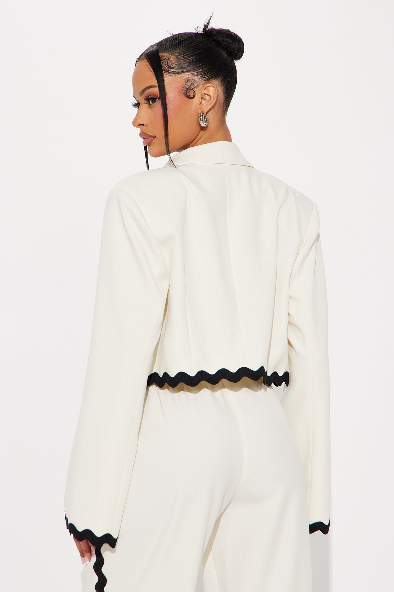 Take Me Higher Cropped Blazer - Cream - Image 4