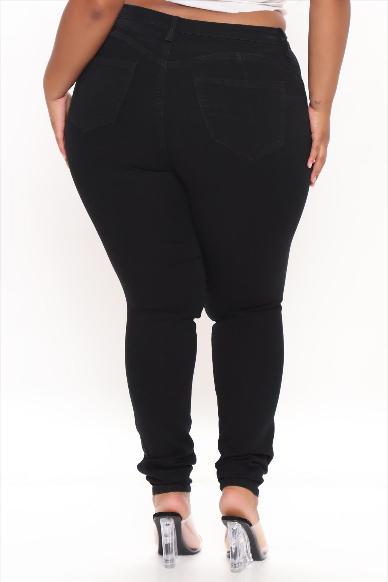 Classic Beauty Booty Lifter Skinny Jeans - Black - Image 9