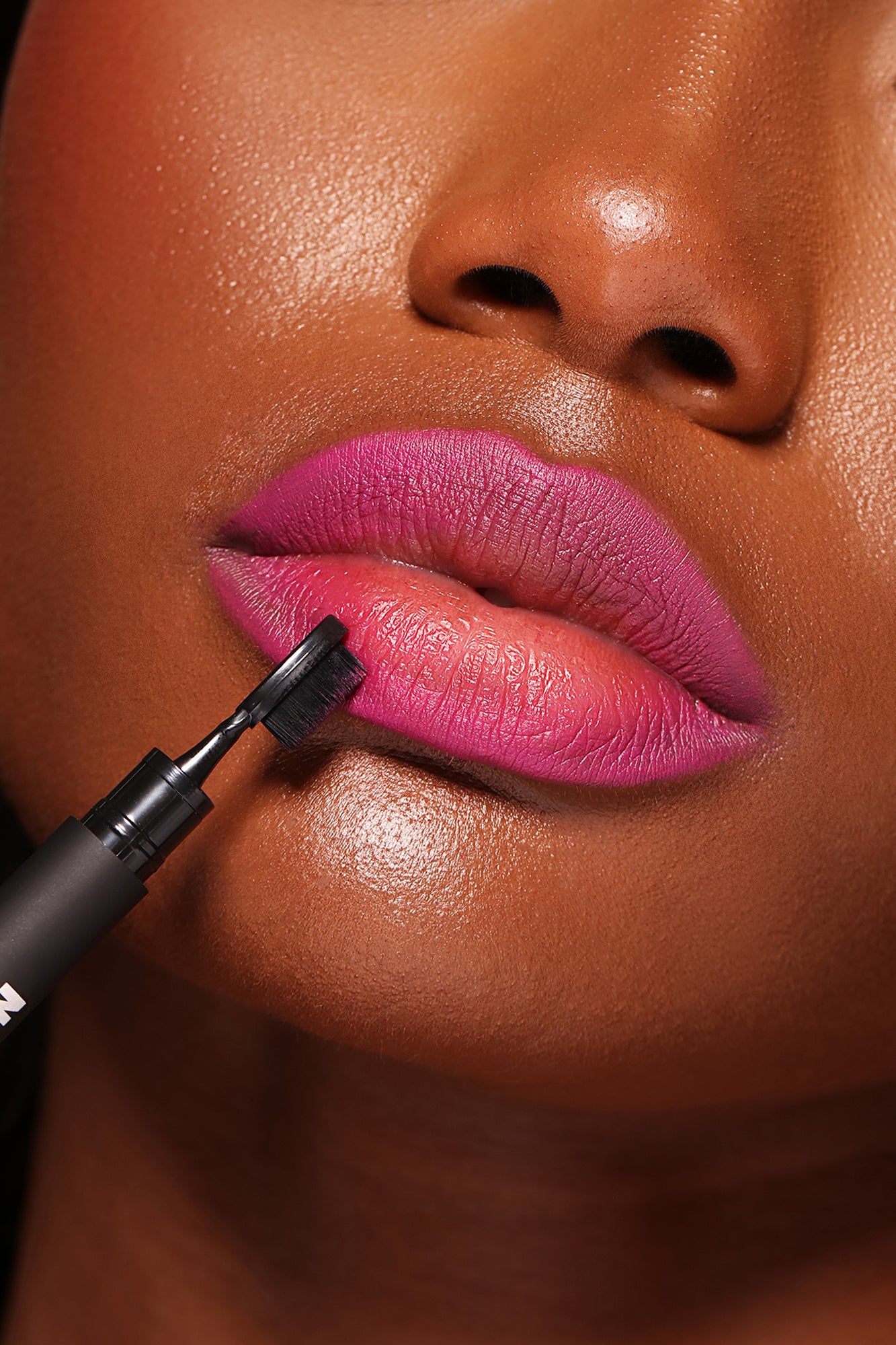 NOVABEAUTY 2 in 1 Snatched Lip Liner - Magenta 01 - Image 4