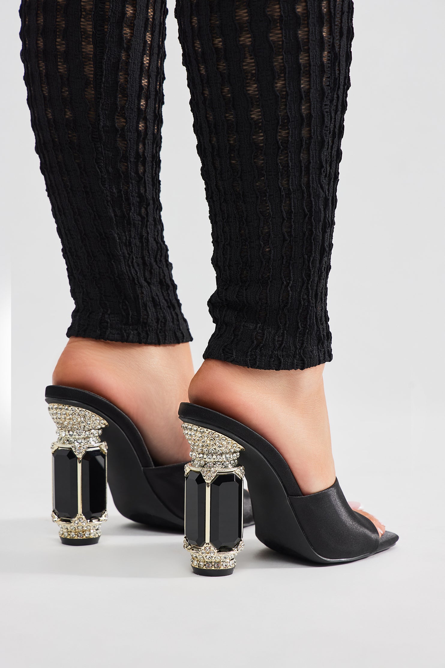 Ultimate Queen Mules - Black - Image 4