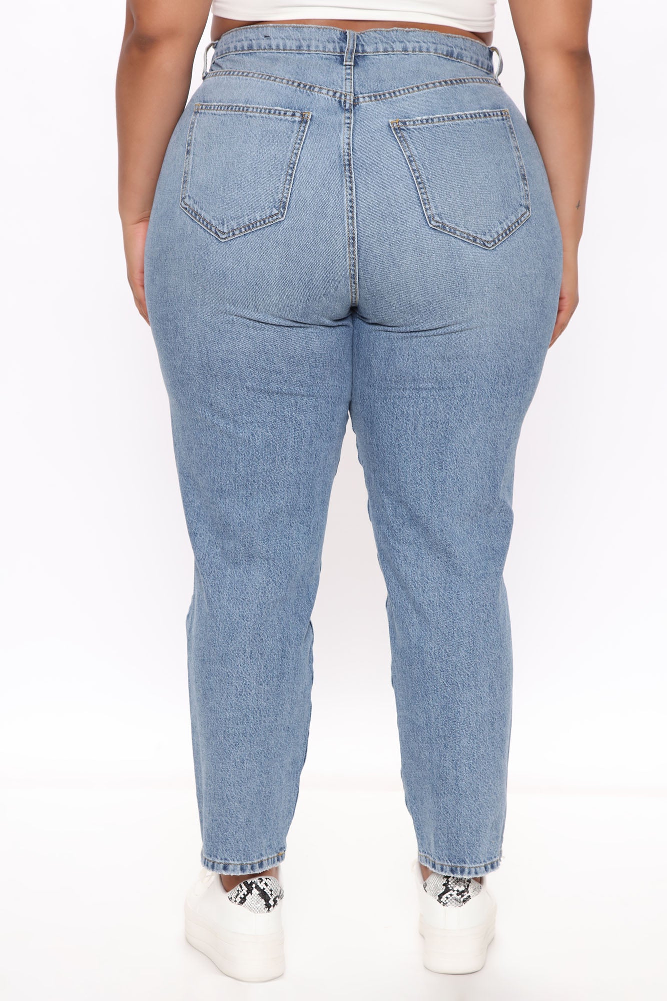 Very Special High Rise Mom Jeans - Medium Wash - Image 11