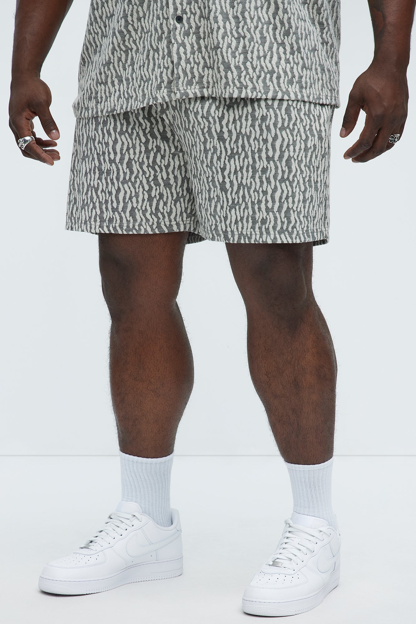 Havana Jacquard Relaxed Shorts - Grey - Image 6