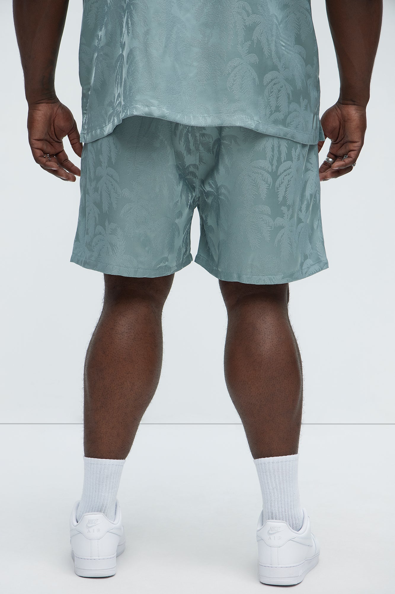 Palm Trees Jacquard Relaxed Shorts - Green - Image 9