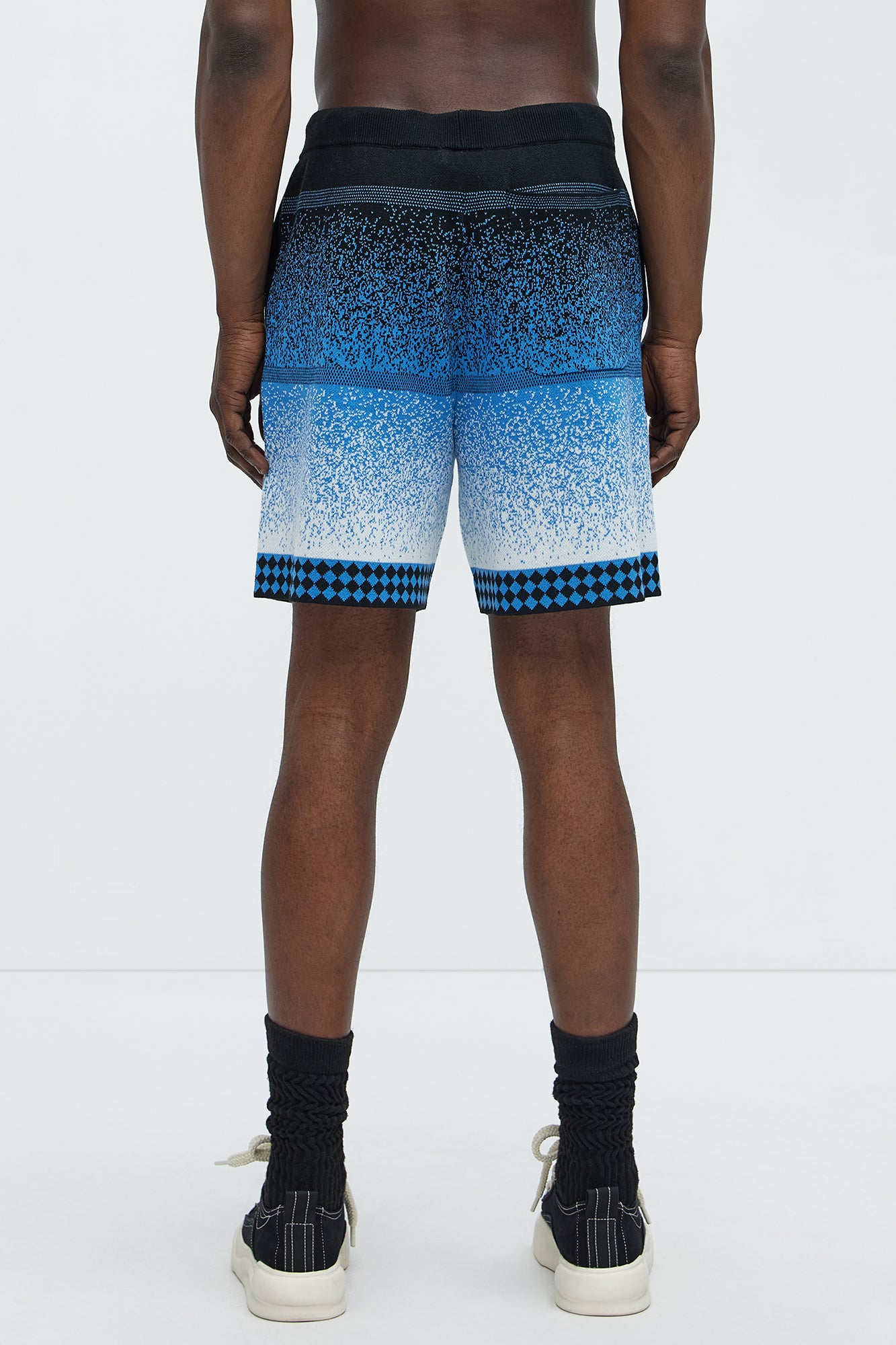 Day To Night Gradient Relaxed Knitted Shorts - Multi Color - Image 5