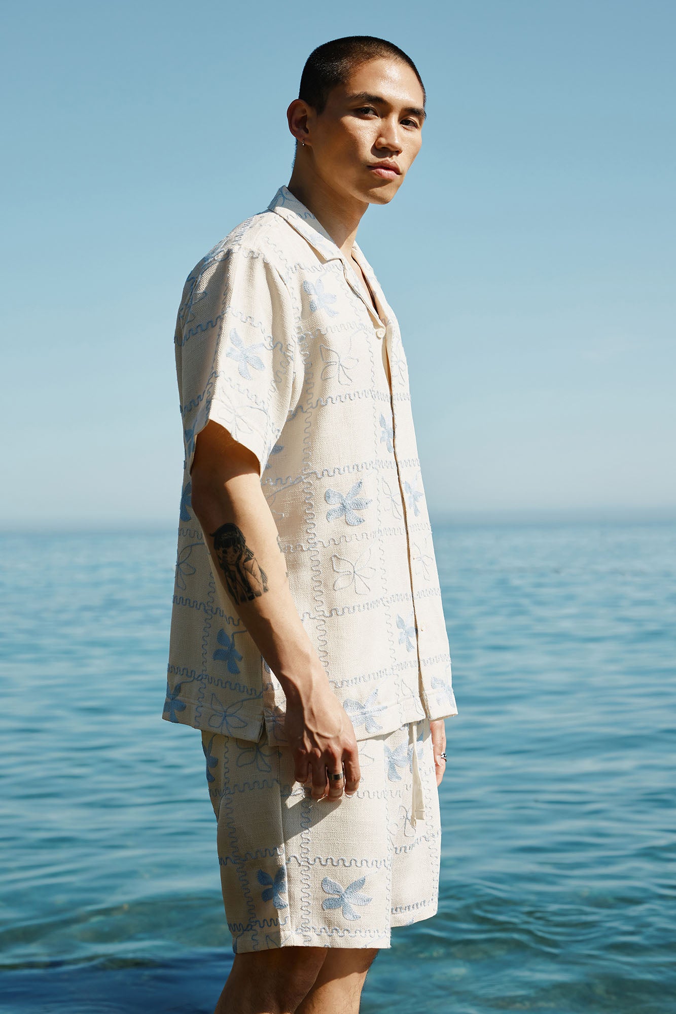 Embroidered Flowers Cuban Collar Button Up Shirt - Off White/combo - Image 5