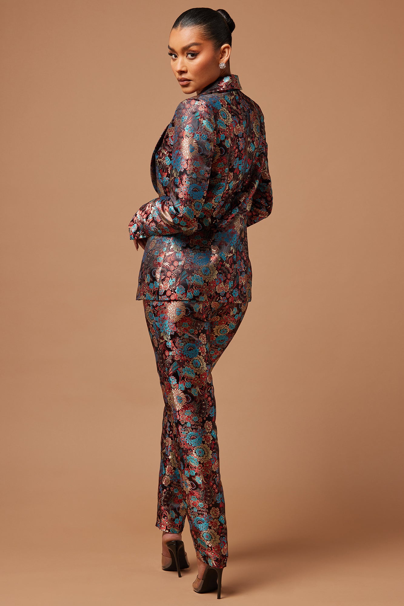 Pretty In Pink Embroidered Suit Set - Black - Image 4