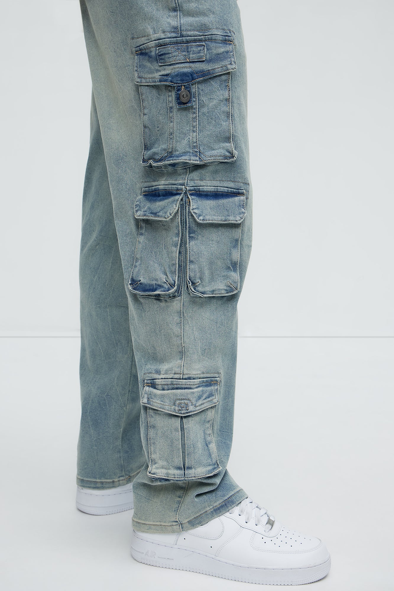 Bidding Straight Cargo Jeans - Light Wash - Image 4