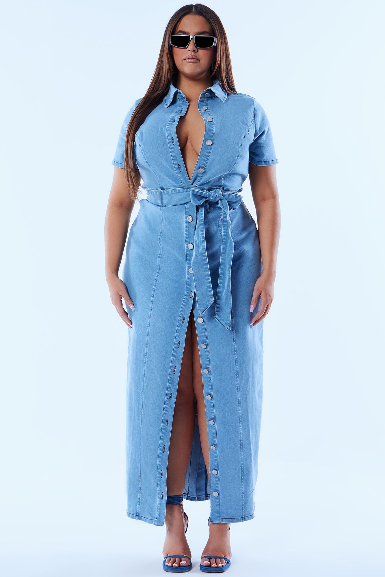 Alyana Short Sleeve Denim Maxi Dress - Medium Wash - Image 5