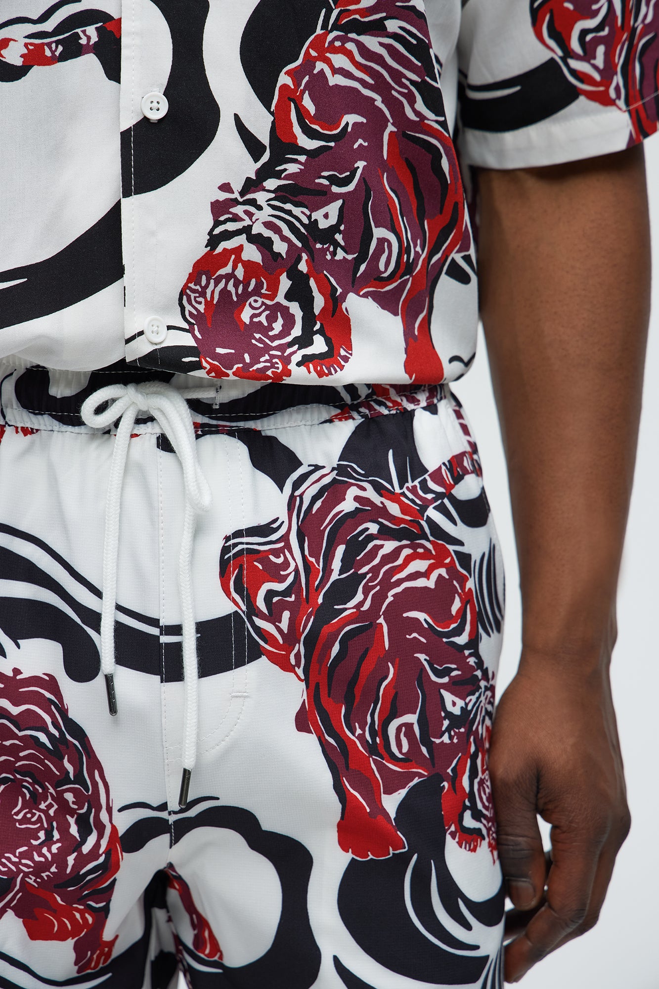 Tiger Waves Relaxed Shorts - White/combo - Image 3