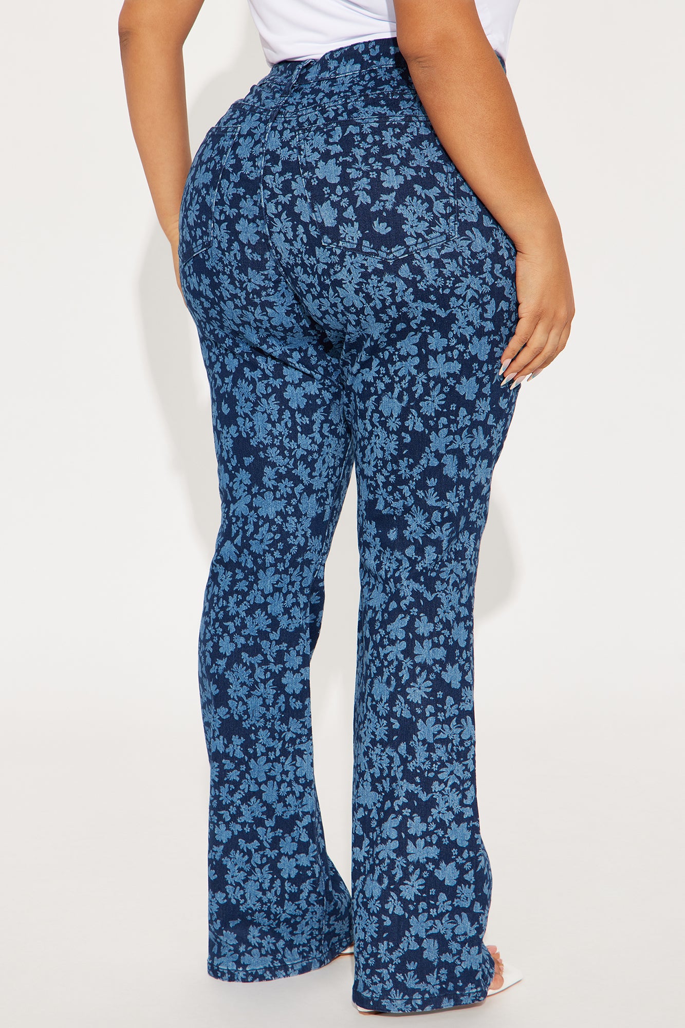 Free Spirit Stretch Bootcut Jeans - Dark Wash - Image 6