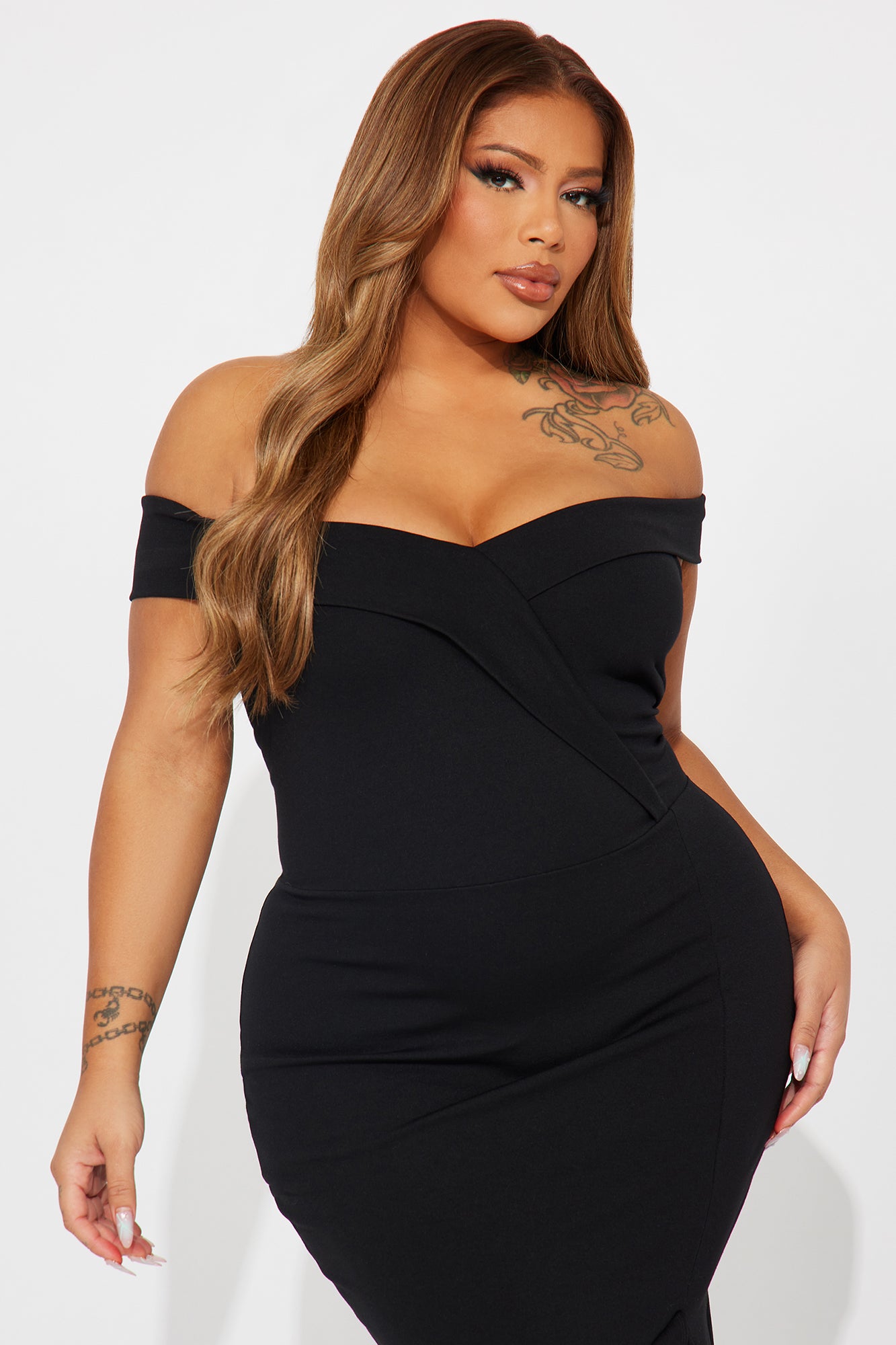 Eloise Off Shoulder Body Sculpting Midi Dress - Black - Image 5