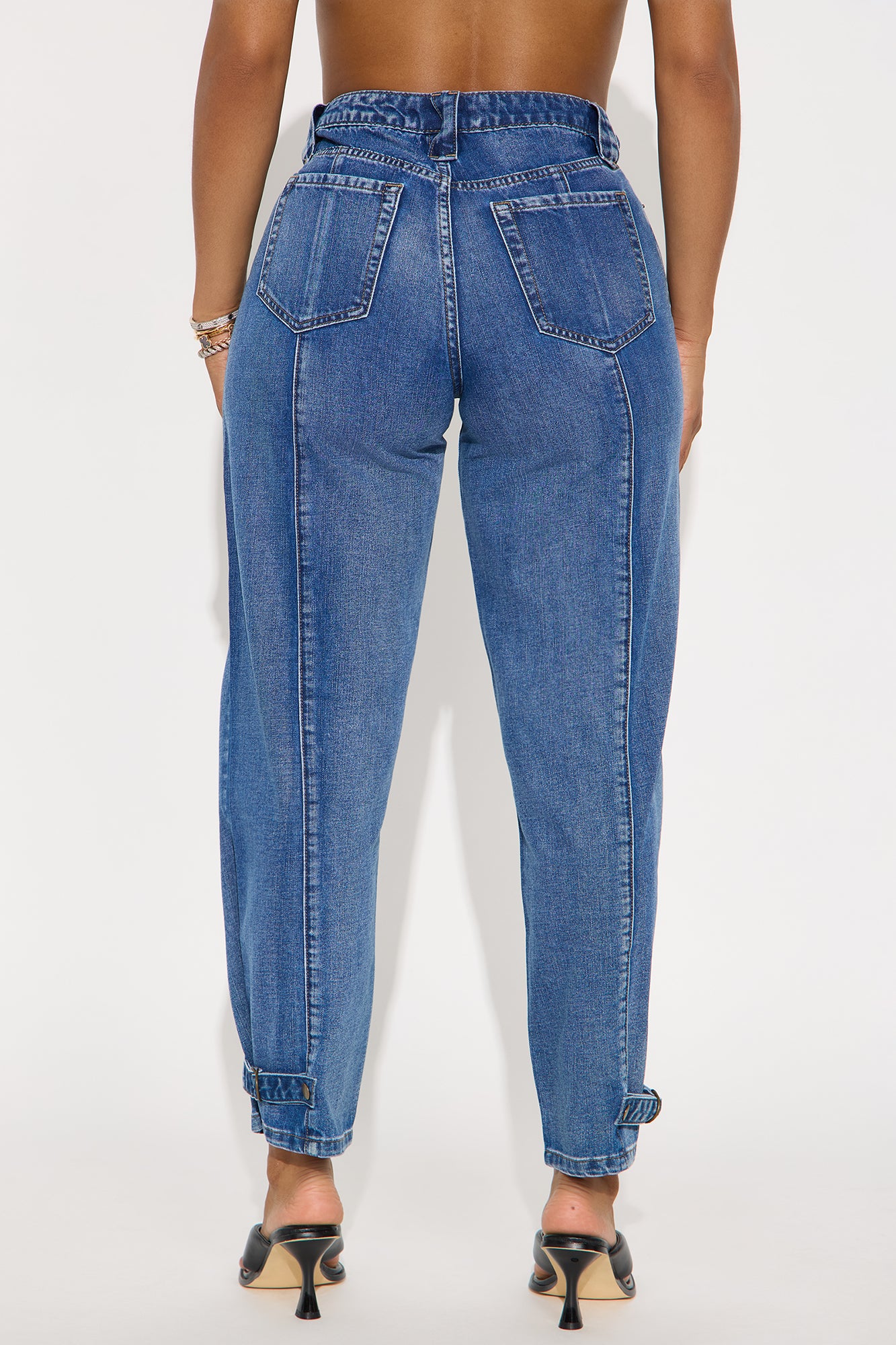Amelia Loose Taper Leg Denim Jeans - Medium Wash - Image 4