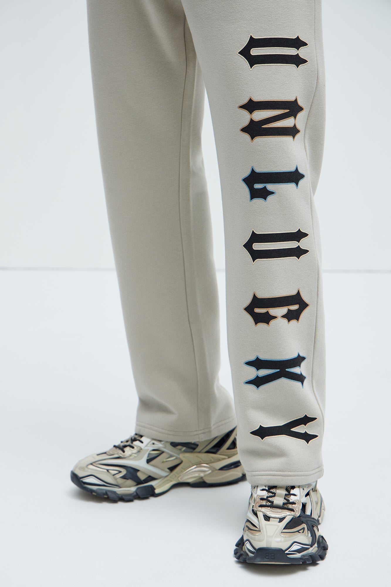 Unlucky Sweatpant - Sand - Image 4