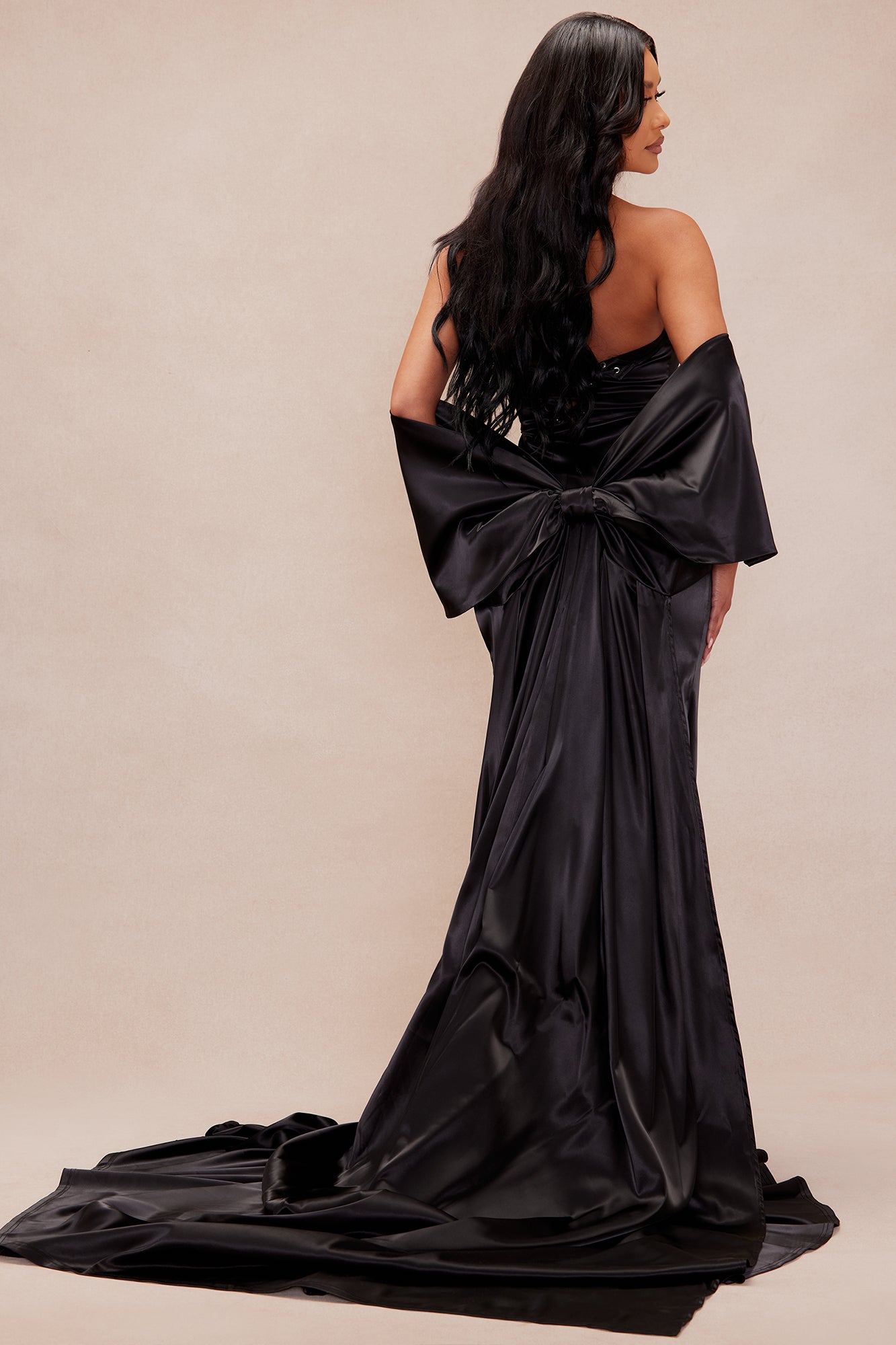 The Main Attraction Satin Gown Set - Black - Image 4