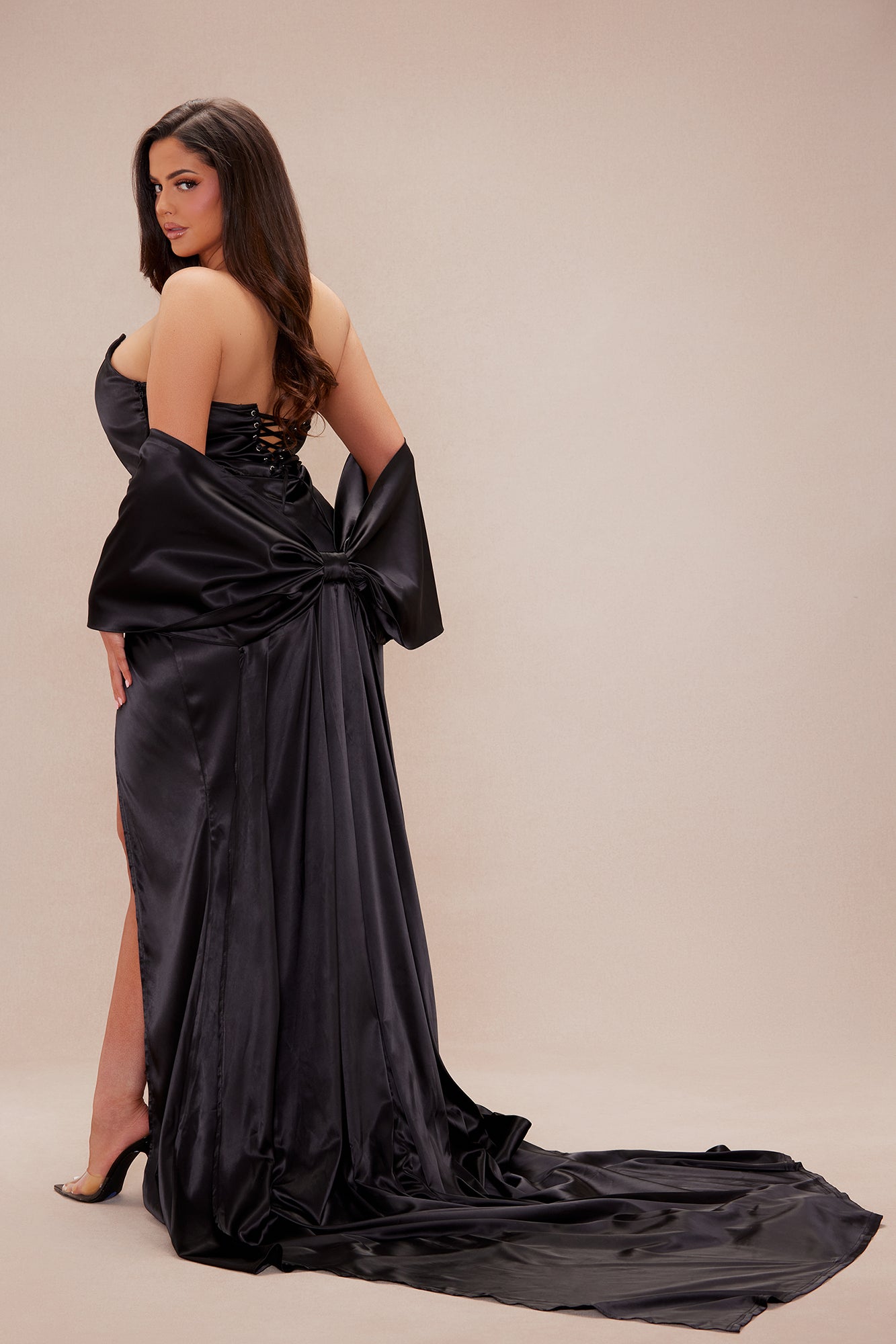 The Main Attraction Satin Gown Set - Black - Image 9