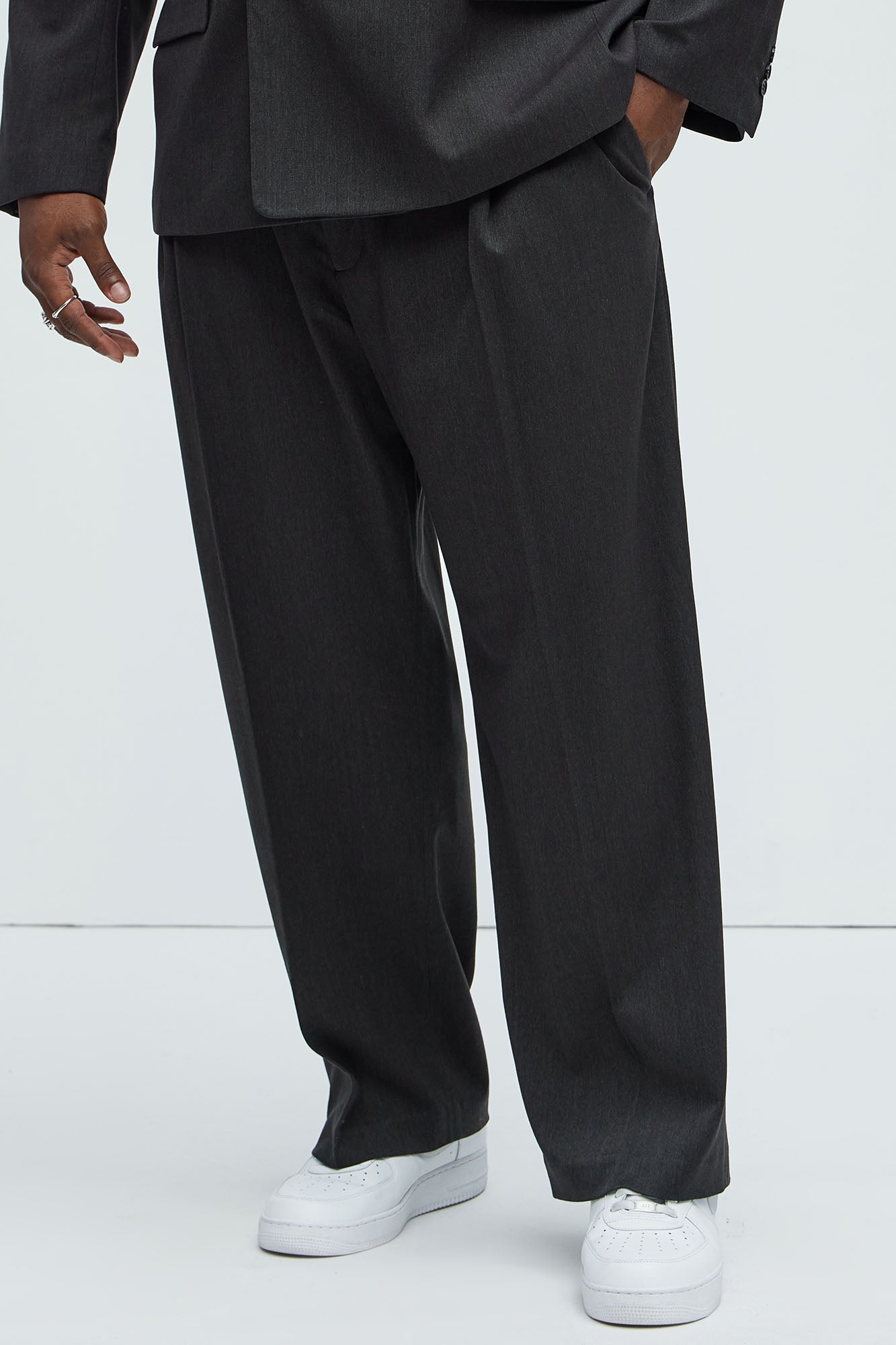 Liam Relaxed Tapered Trousers - Black - Image 6