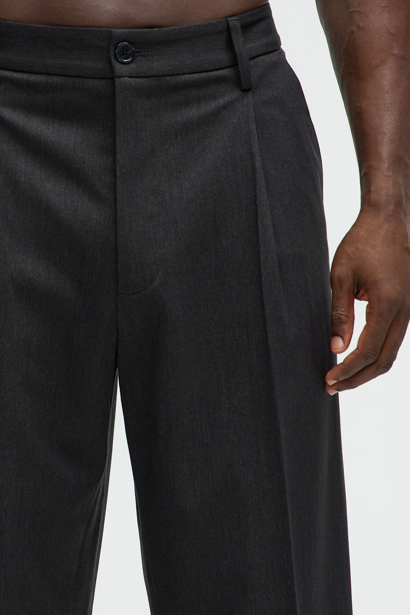 Liam Relaxed Tapered Trousers - Black - Image 3