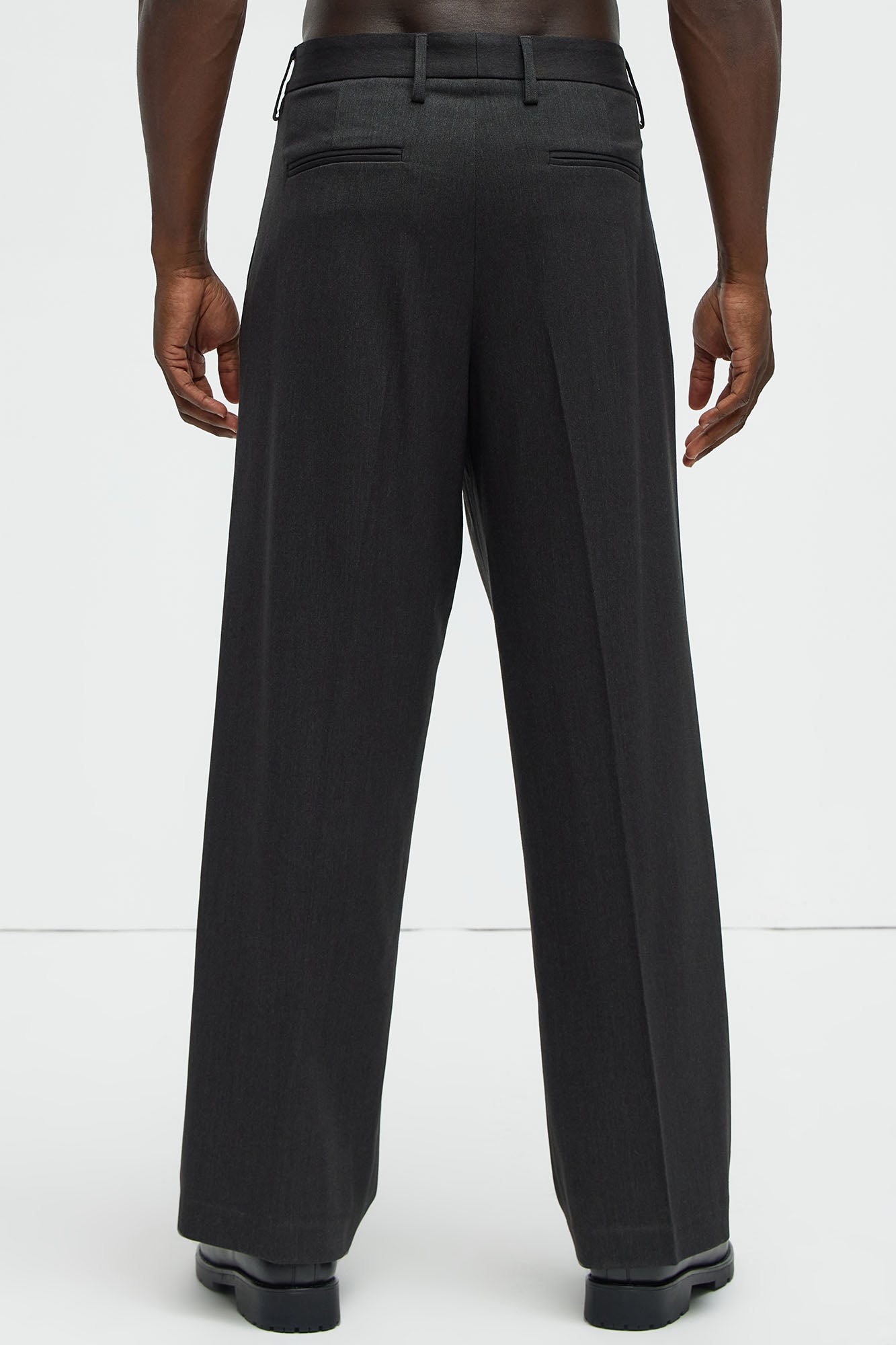 Liam Relaxed Tapered Trousers - Black - Image 5