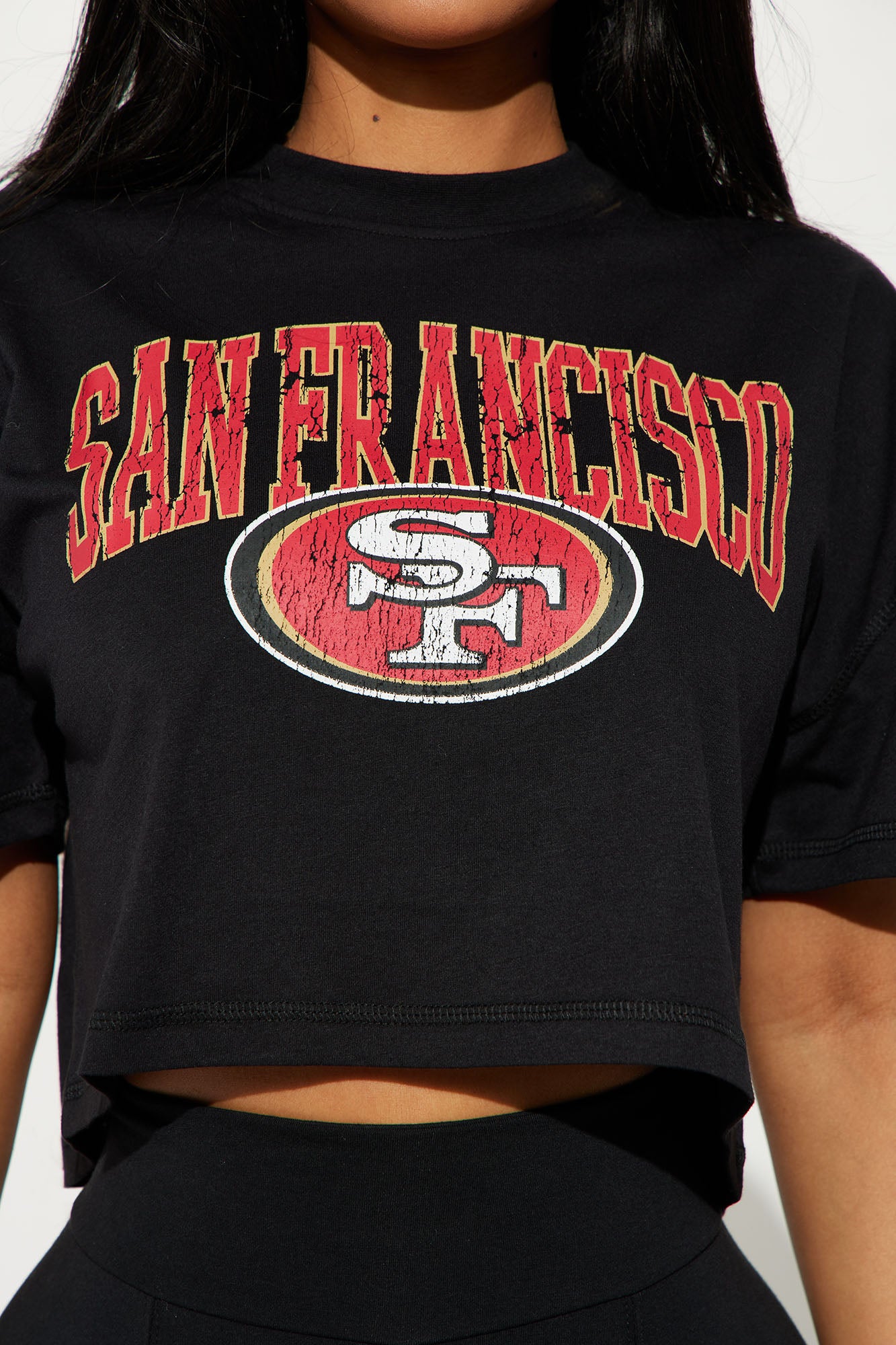 49ers Game Plan Cropped Tee - Black - Image 3