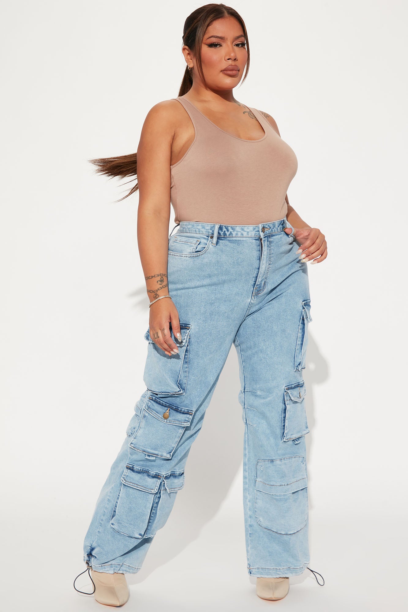 Fairfax High Rise Stretch Cargo Jeans - Light Wash - Image 4