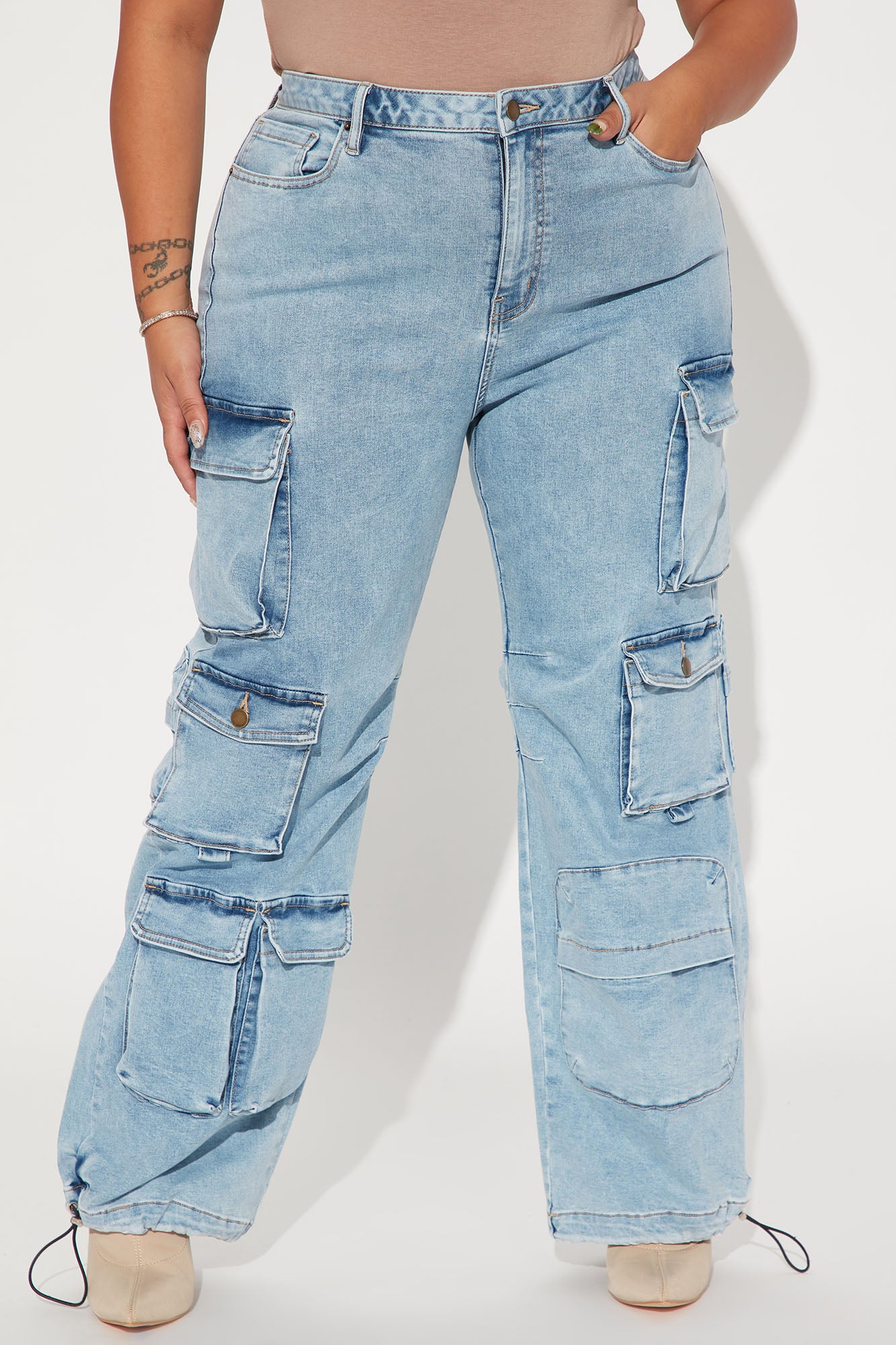 Fairfax High Rise Stretch Cargo Jeans - Light Wash - Image 5