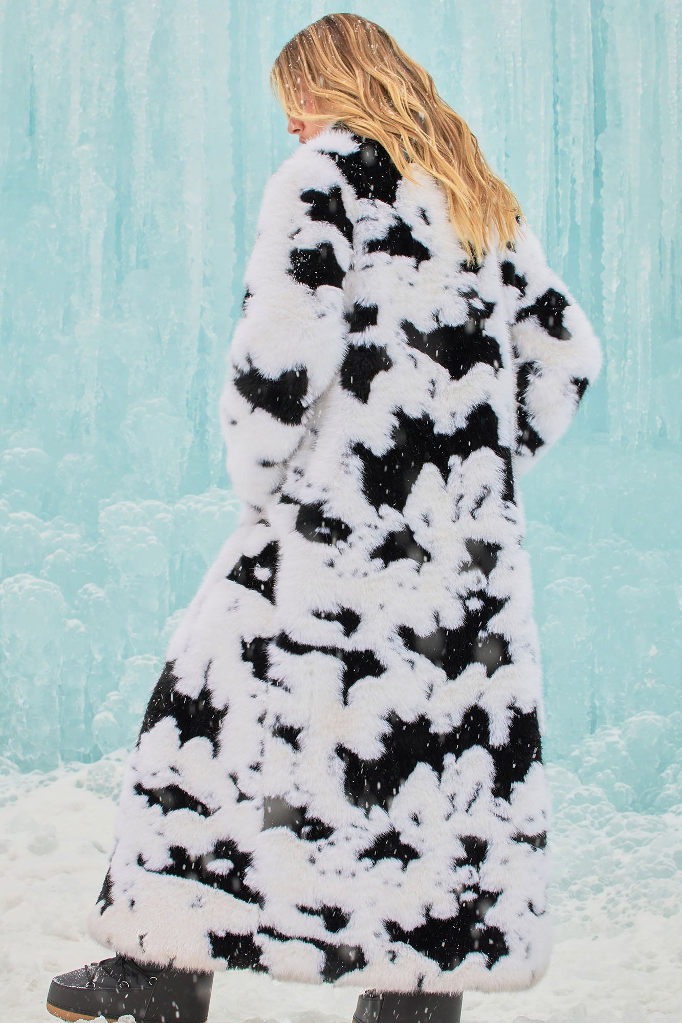 Make And Appearance Faux Fur Coat - White/Black - Image 3