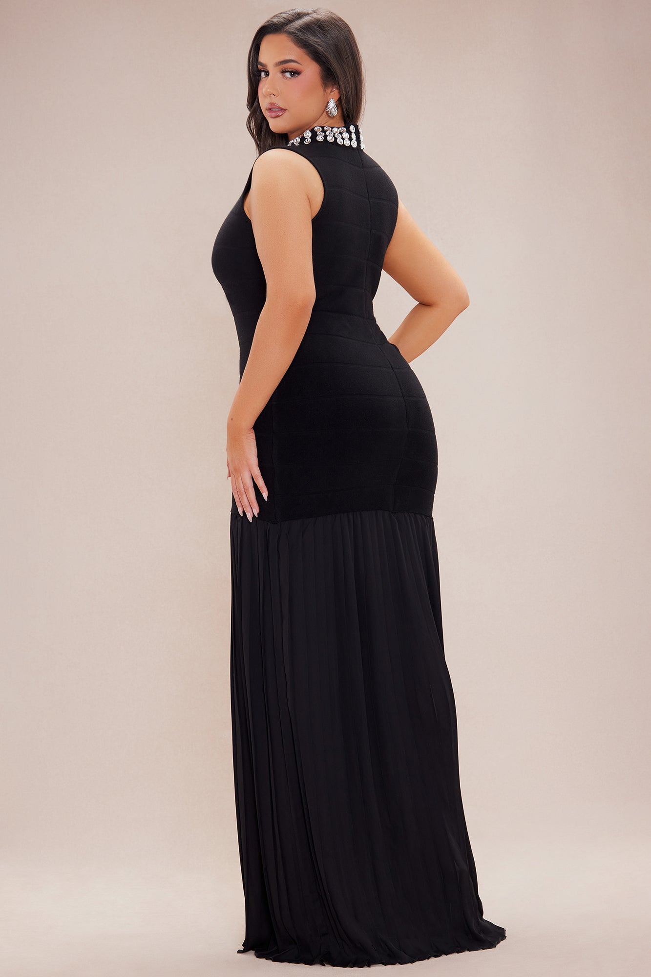 Amelia Embellished Sweater Maxi Dress - Black - Image 8