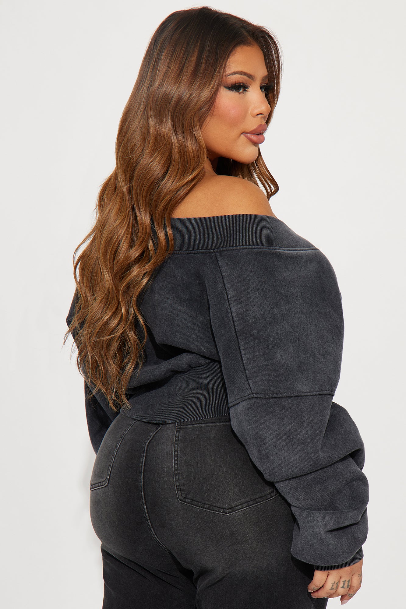 Amara Fleece Off Shoulder Sweatshirt - Black - Image 6