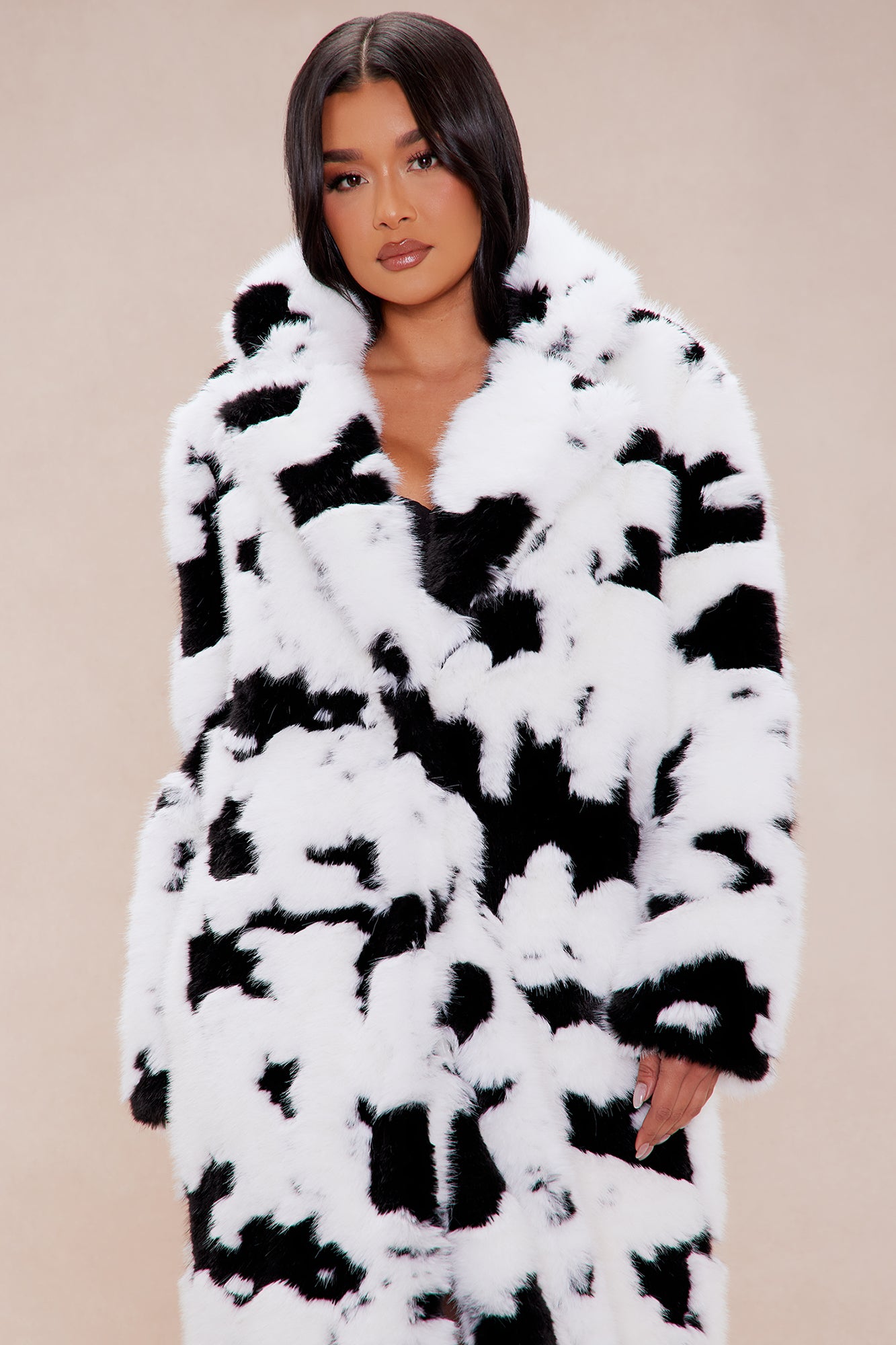 Make And Appearance Faux Fur Coat - White/Black - Image 5