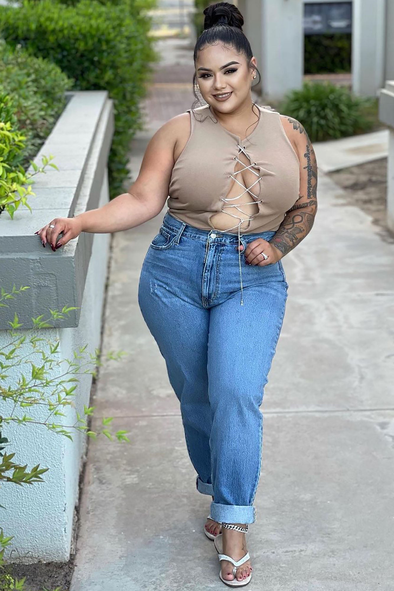 Very Special High Rise Mom Jeans - Medium Wash - Image 8
